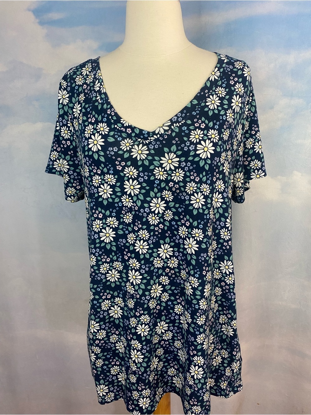 LuLaRoe Navy White Daisy V-Neck Short Sleeve Top Size Large